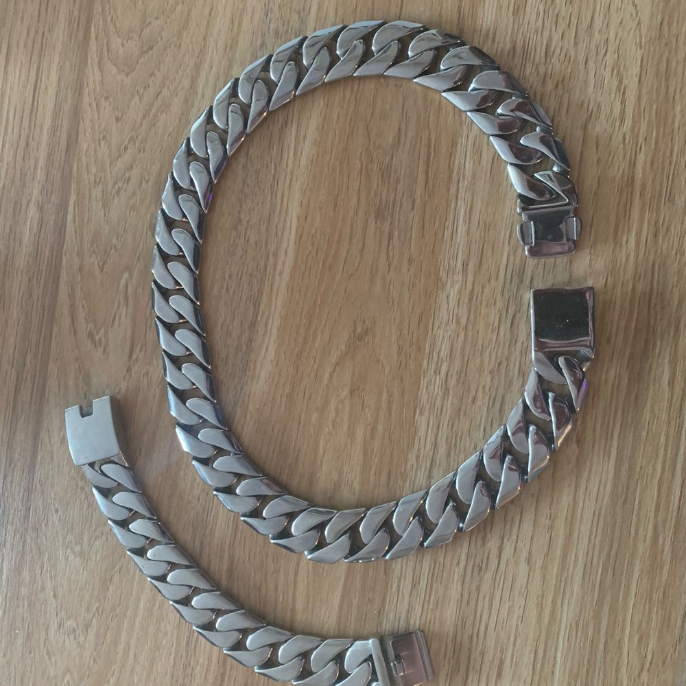 Bagger Necklace & Bracelet by Sanity